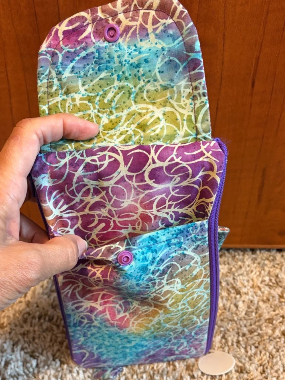 Multicolor Tie-Dye Pattern Crossbody Phone Bag with Wrist Strap